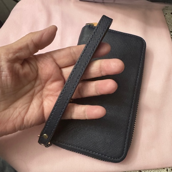 Reduced 💕Michael Kors Navy Clutch with Gold Accents - Picture 3 of 6